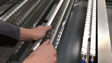 Kunststoff-Biegemaschine für Kunststoffplatten Verstellung der Erwärmzone